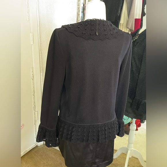 ST. JOHN 💯 Authentic - Picture 4 of 6